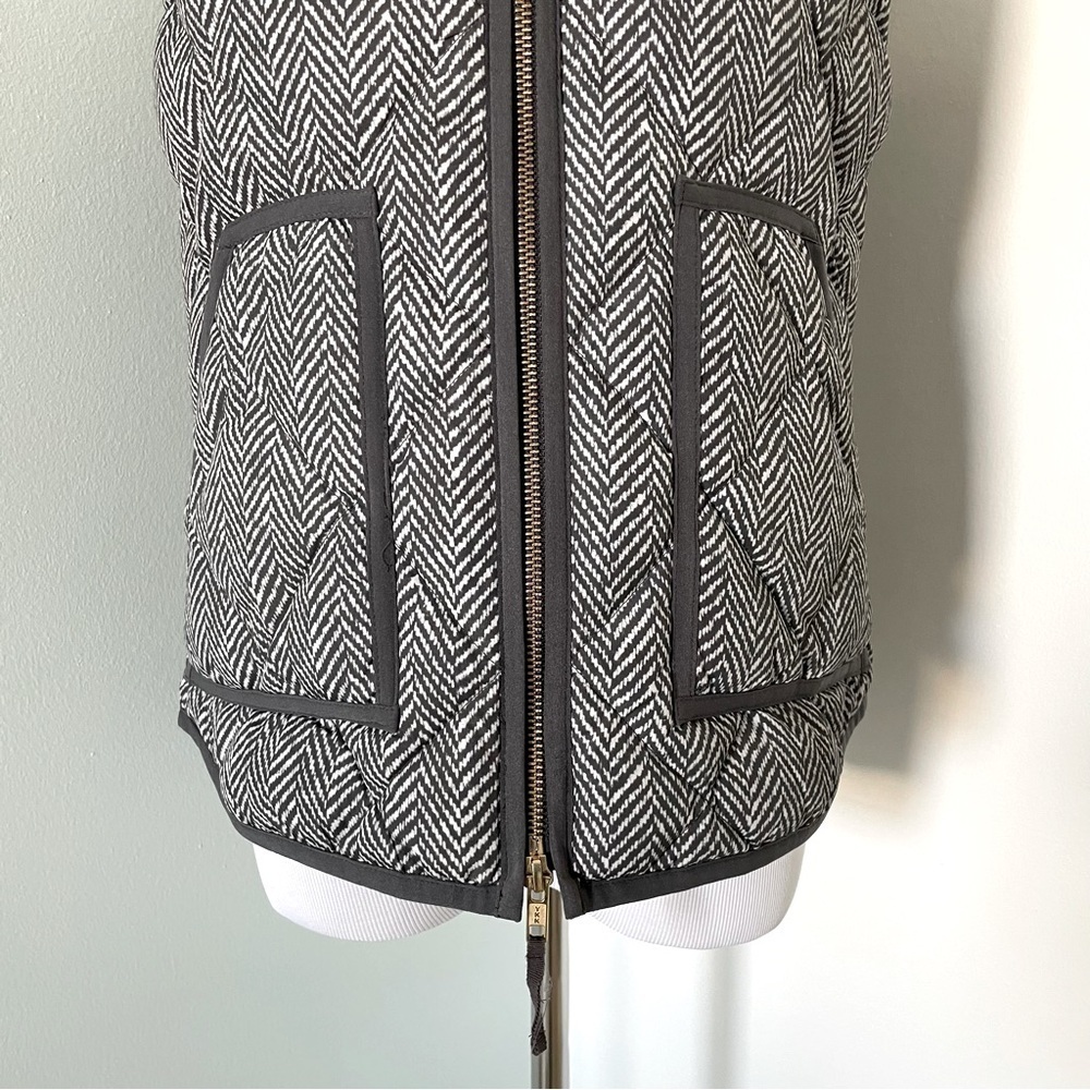 J. Crew Excursion Quilted Herringbone Down Vest Zip Up Gray & White Size S - Picture 4 of 11